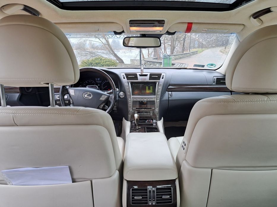 Lexus LS600HL 4x4 5.0V8 Hybryda