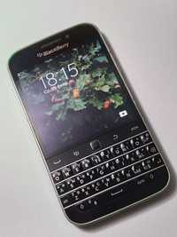 Смартфон с qwerty клавиатурой blackberry classic q20