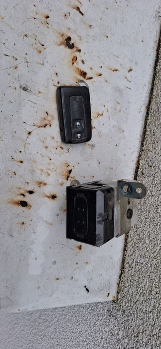 Kluczyk stacyjka toyota corolla verso 04- wysyłka