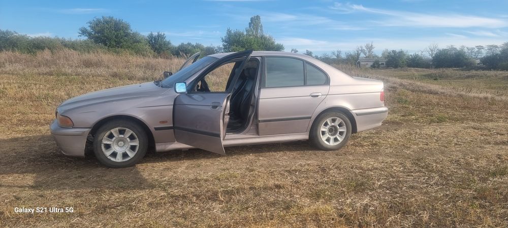 Продам бмв 5 е39 возможен обмен на  дизеля  вашы предложения в личку