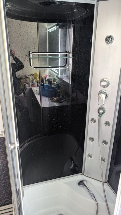 Душова кабіна. Нормальний стан, все працює