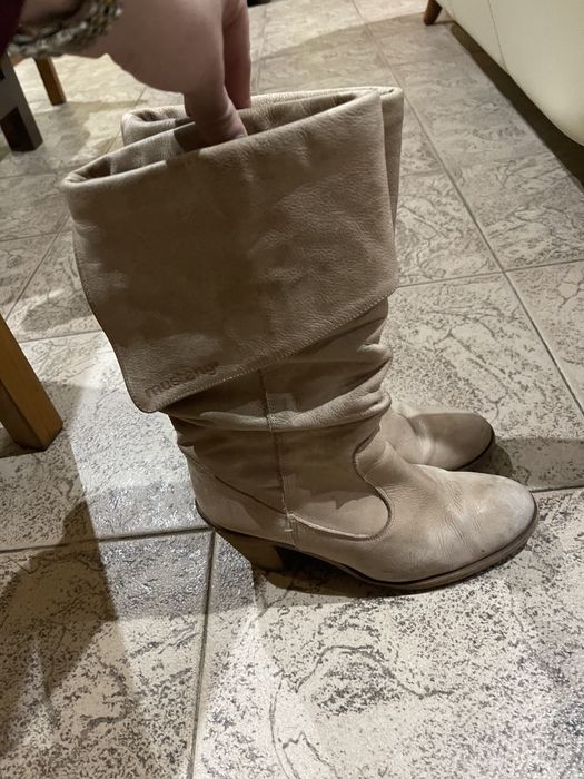 Botim marca MUSTANG - como novo