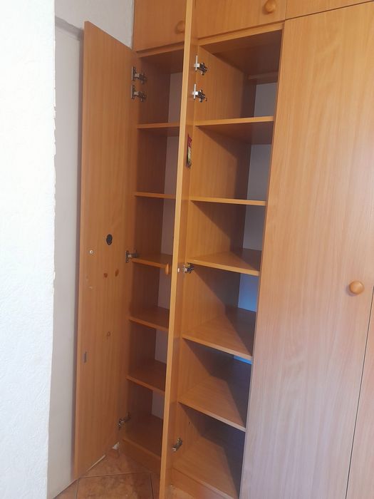 Szafa jasna do przedpokoju