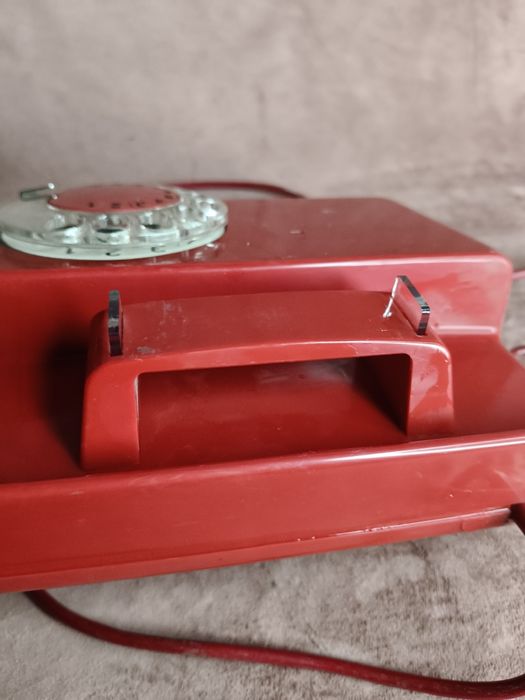 Stary telefon stacjonarny Tulipan 151