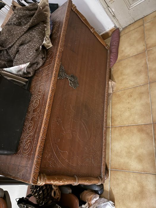 Bau antigo, em bom estado