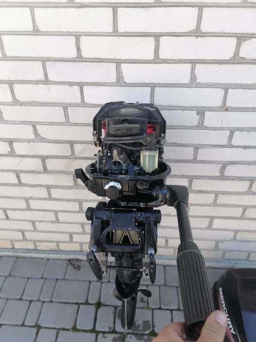 Меркурі 9.9 двигун