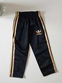 Adidas 2 dziecięce spodnie dresowe r 104-110