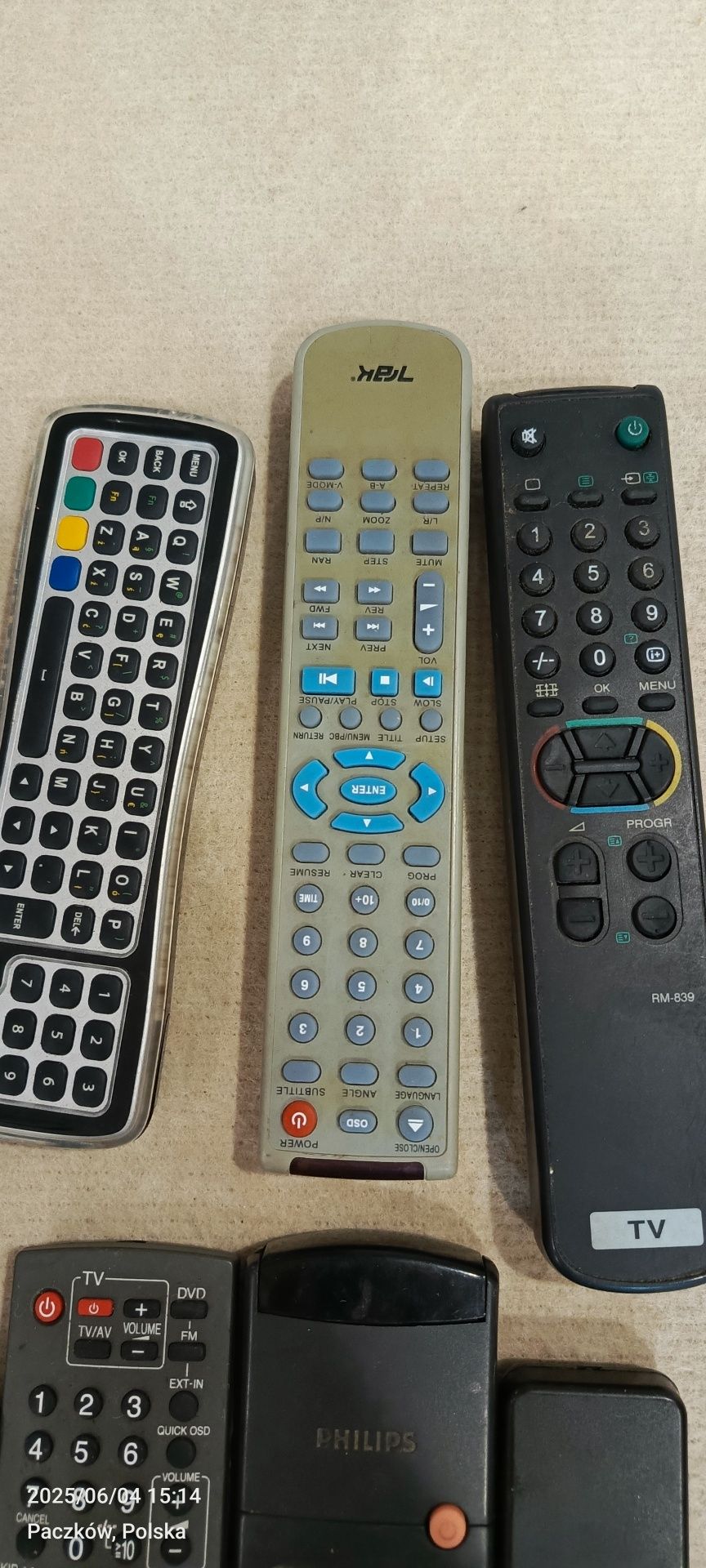 Piloty do telewizora i dekodera