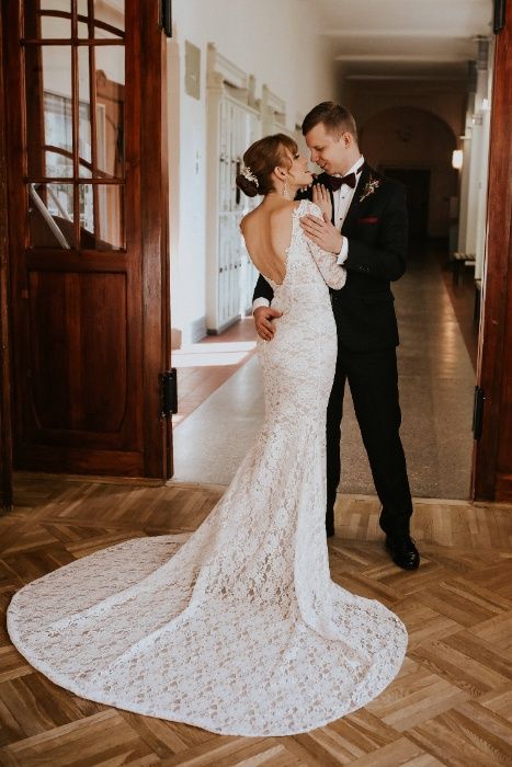 Koronkowa suknia ślubna rybka / syrenka, długi tren, długi rękaw 34-36