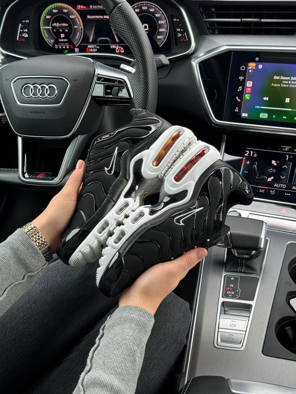 Женские кроссовки Nike Air Max TN Plus Triple Black White 36-41