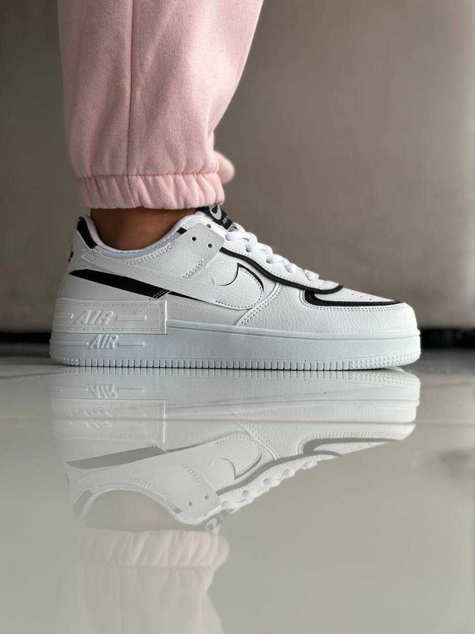 Жіночі кросівки Nike Air Force 1 білий з чорним 2305 ЗНИЖКА