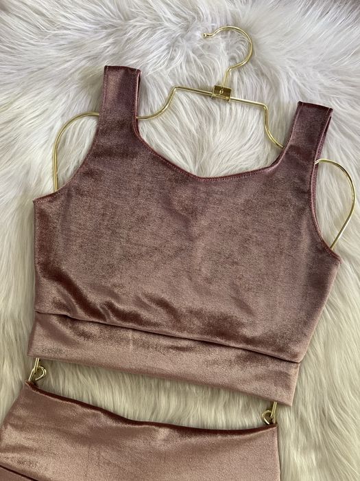 Strój do pole dance welurowy komplet sportowy szorty brudny róż