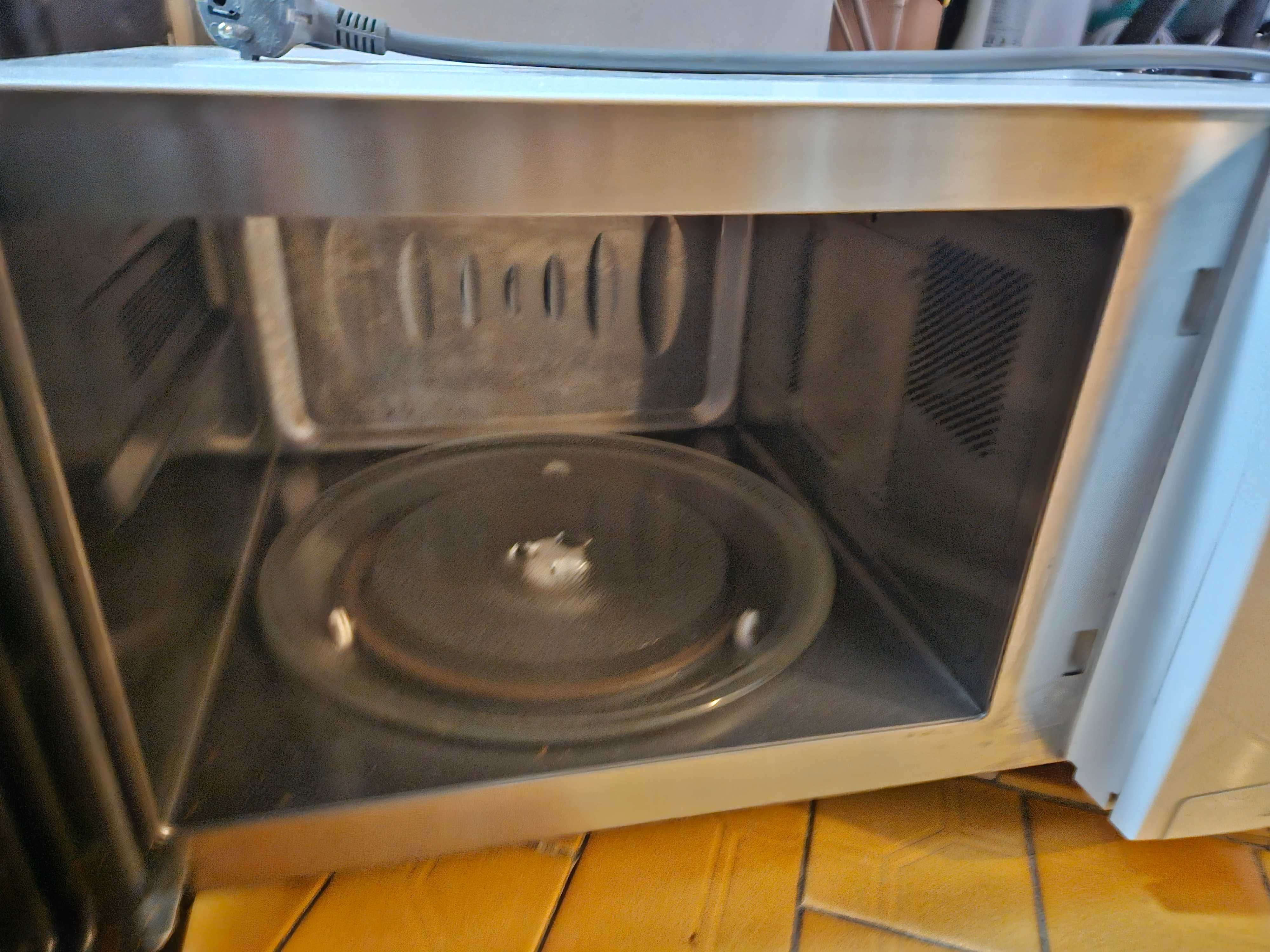 Mikrofalówka LG z grillem i tosterem (MD-5653GT)
