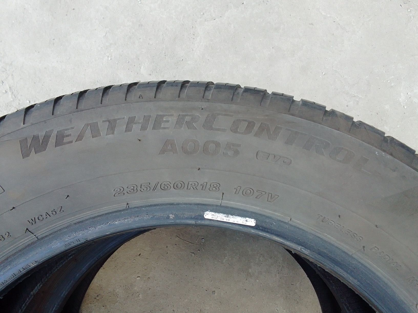 2 Opony wielosezonowe 235/60r18 BRIDGESTONE 2021r 6mm