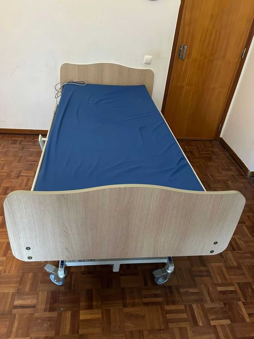 Cama articulada em excelente estado