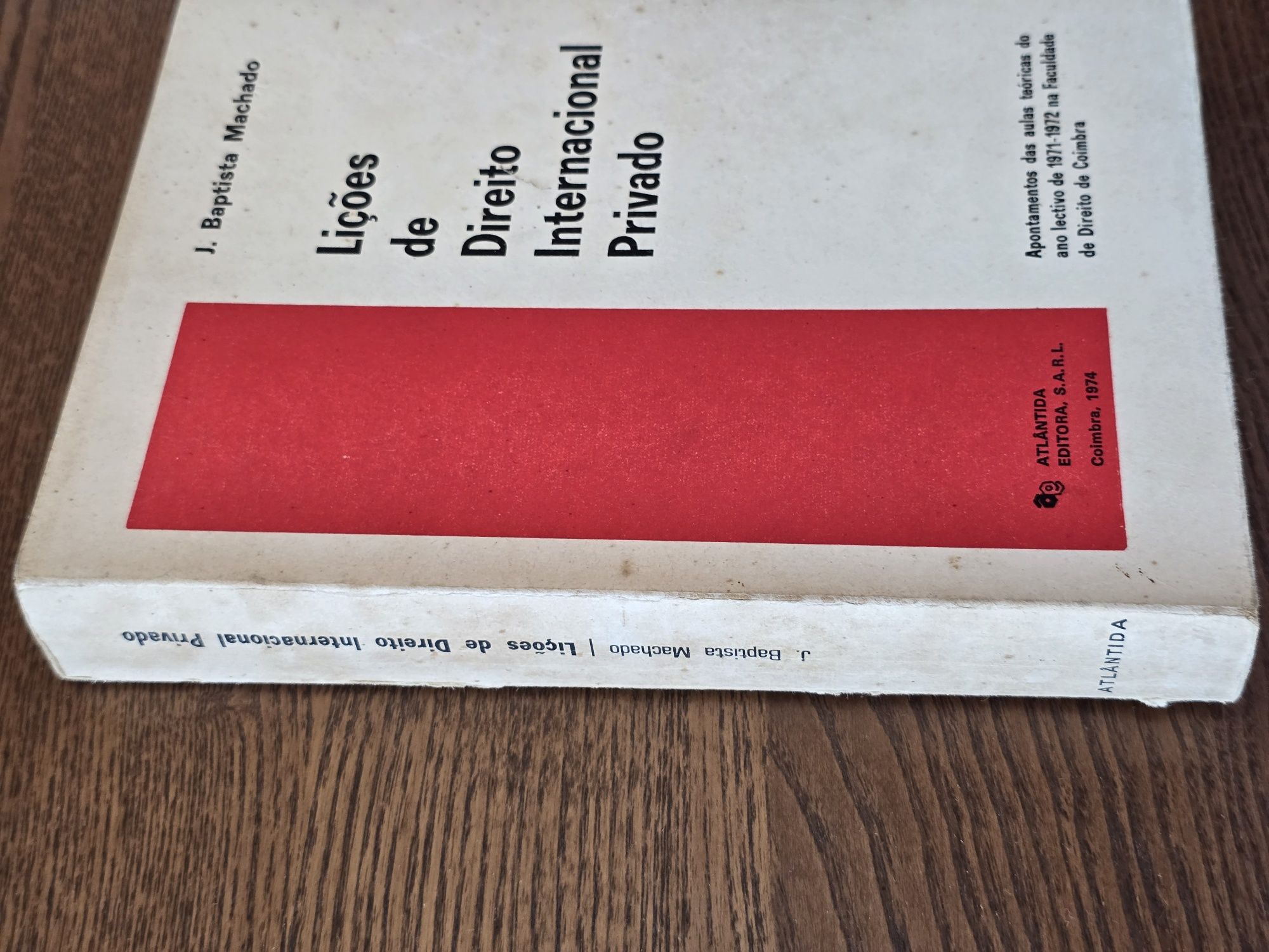 Livros jurídicos / Direito / 1 = 5€ / 10 = 40€