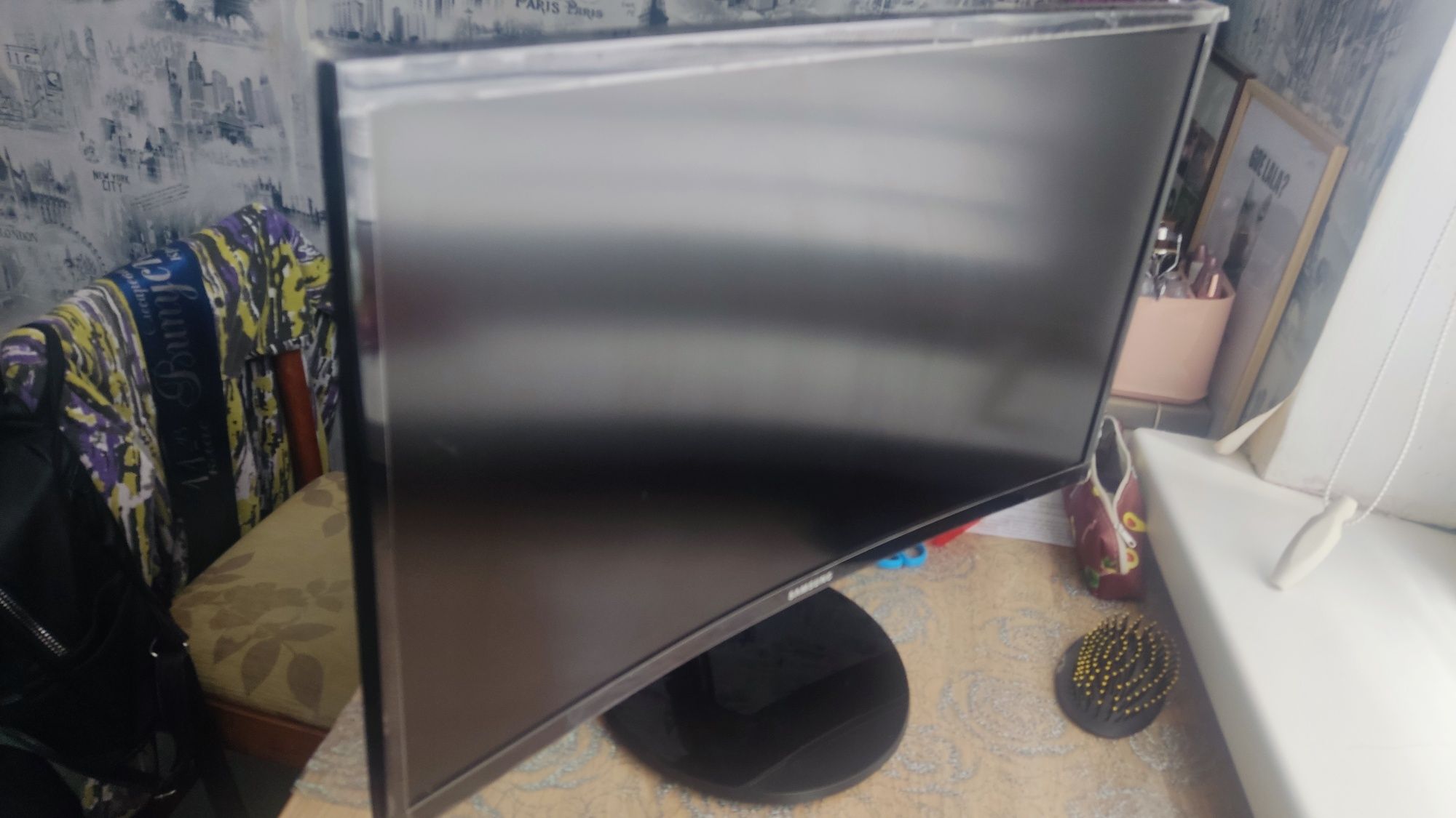 Монітор Samsung C24F390FHI
