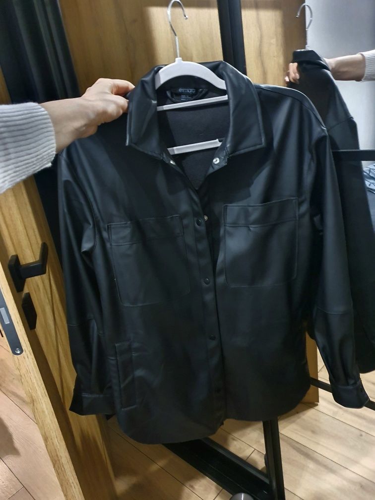 Skórzana koszula z kieszeniami, kurtka koszulowa oversize M/L