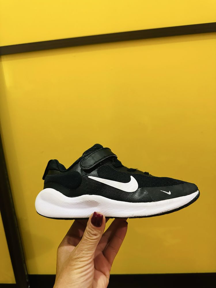Кроссовки Nike Revolution размер 31.5