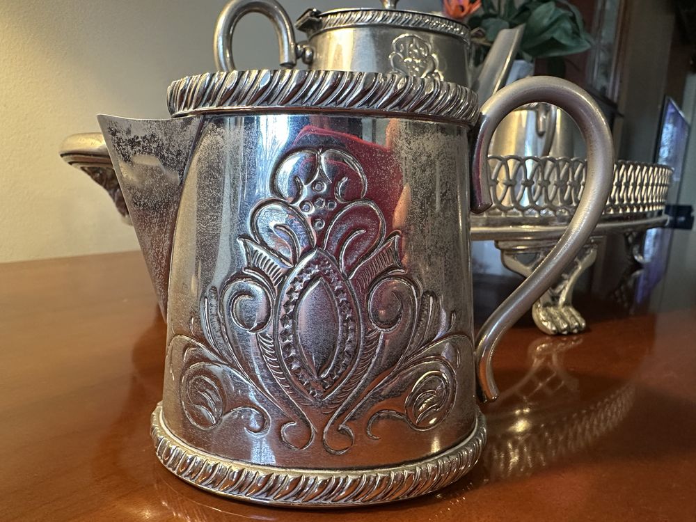 Bonito conjunto de chá decorativo