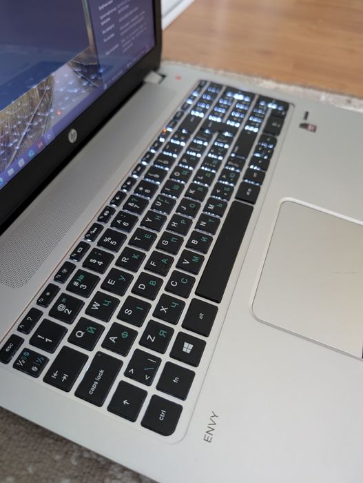 HP ENVY 15 8/128ssd AMD 10 5750m  Radeon HD 8650g+БЖ