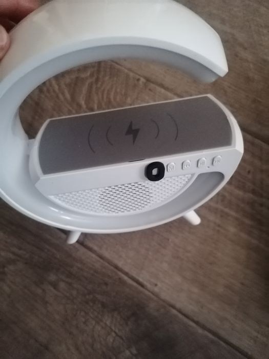 Głośnik bluetooth z lampka.