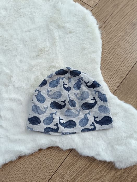Czapeczka niemowlęca z delfinami cienka H&M 74/80 cm