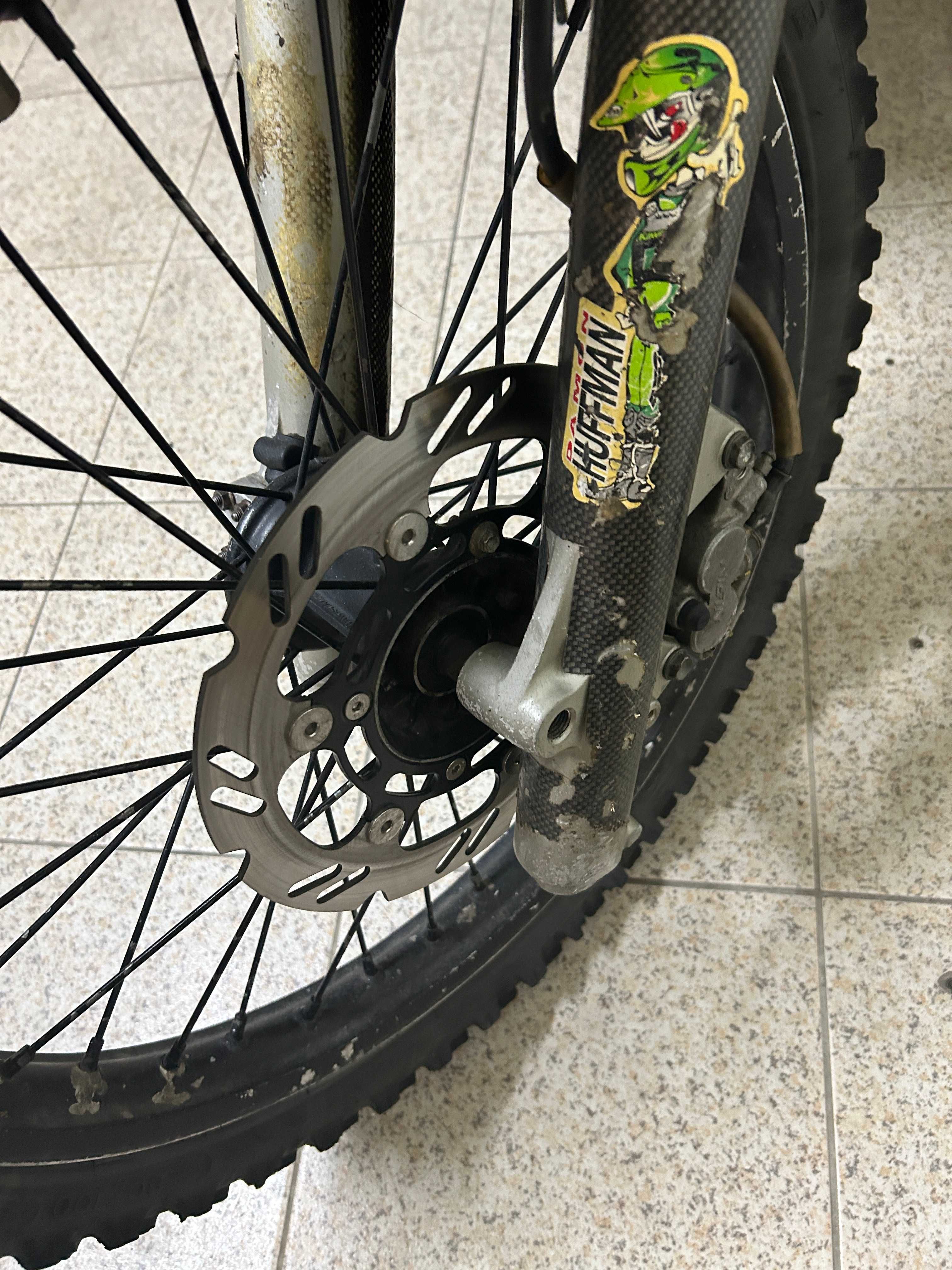 kawasaki KDX 200 sem matricula