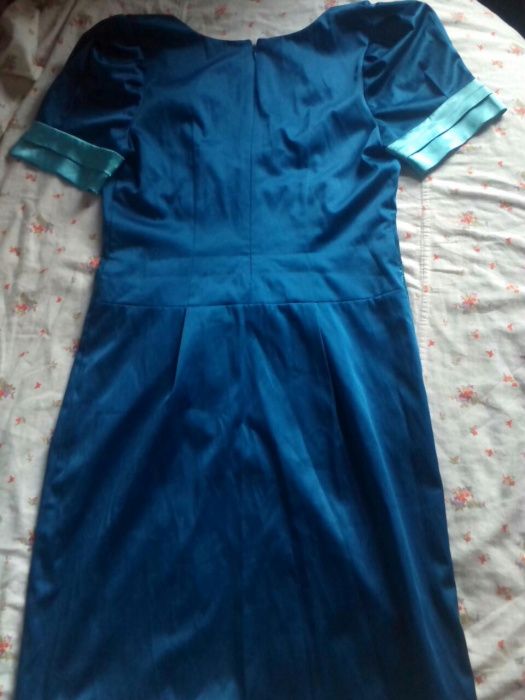 Новое платье 44 размер цвет синий с голубым нарядное красивое
