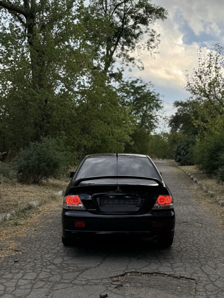 Missibishi Lancer 9