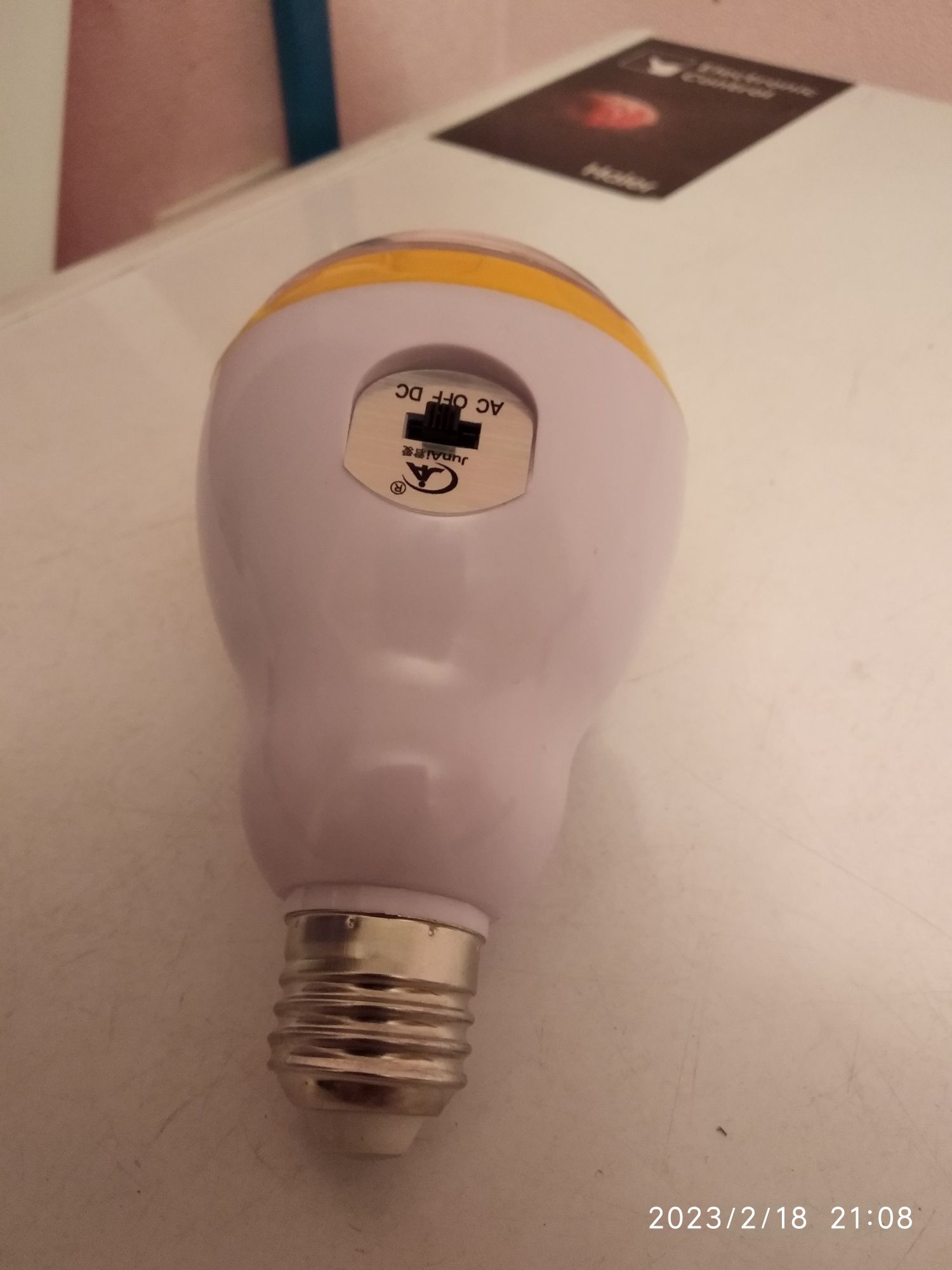 АКЦІЇ Led лампочка с аккумулятором ,аварийная умная лампа.