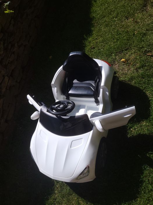 Samochód RSport Auto na akumulator dla dzieci zdalnie sterowane blueto