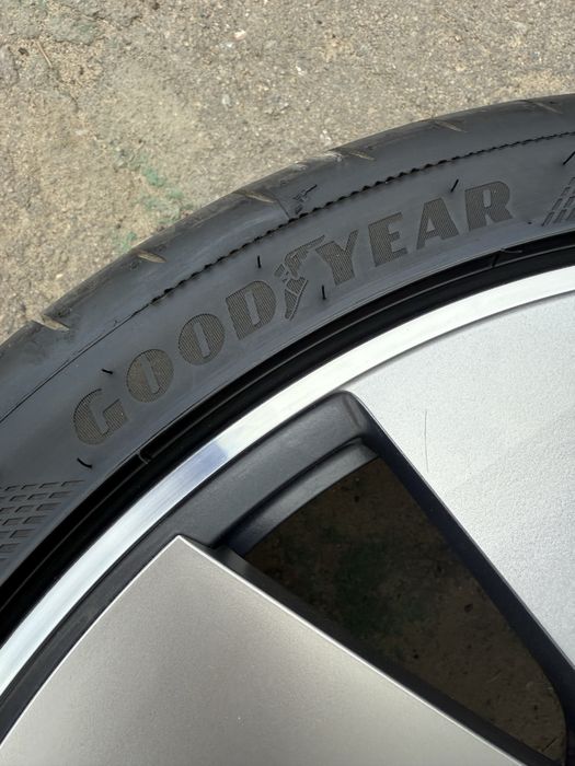 Good year EAGLE F1 305/30/R21