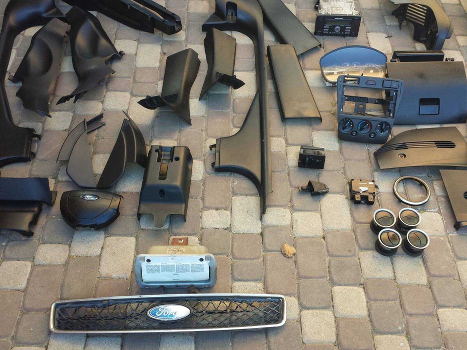 Пластик салона, карти дверей, обшивка  для  FORD FUSION /2002-2012/