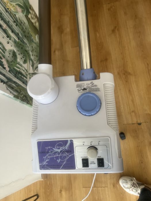 Aparelho de limpeza de pele a vapor