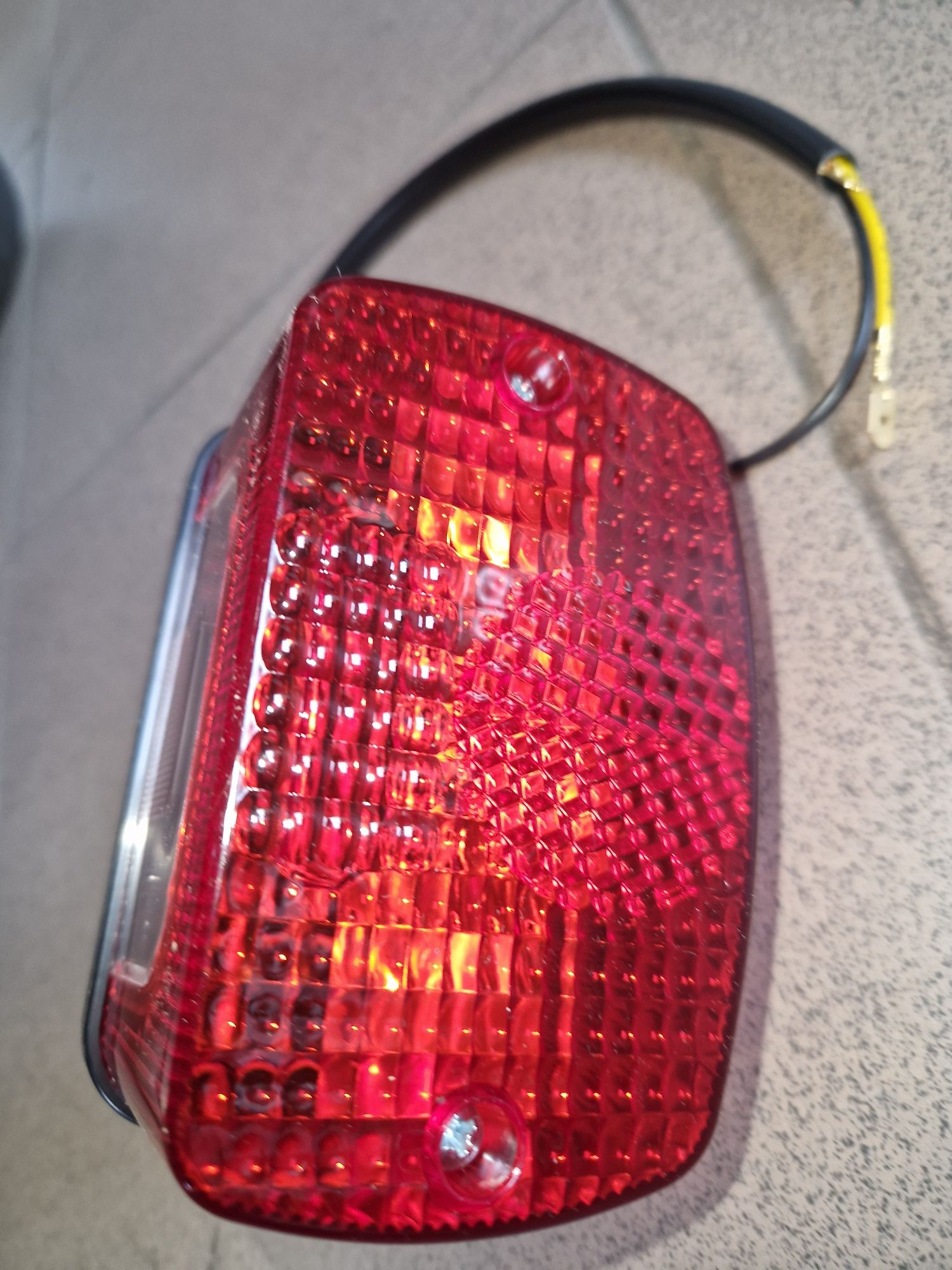 Fabrycznie Nowa kpl lampa tyl wsk 125 175 b3 motorynka m1 pl
