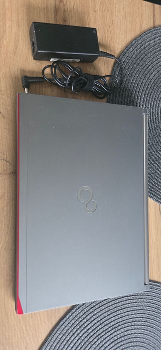 Laptop Fujitsu Lifebook E734 13", intel i5, Win10