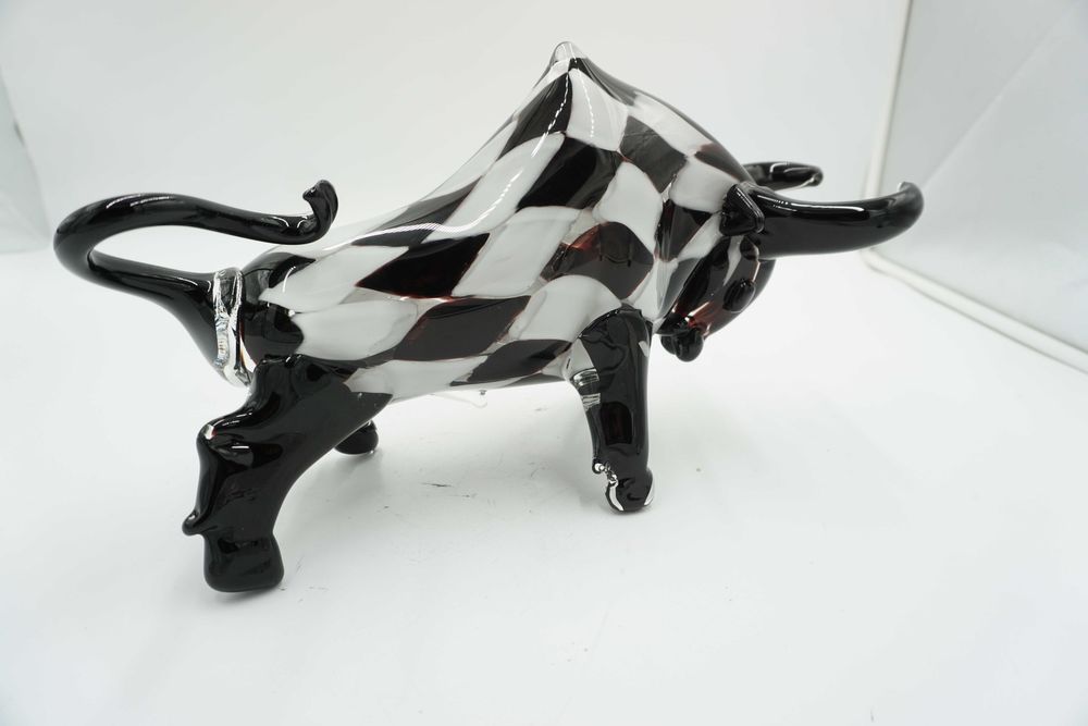 SZKLANA figura w stylu murano byk symbol siły