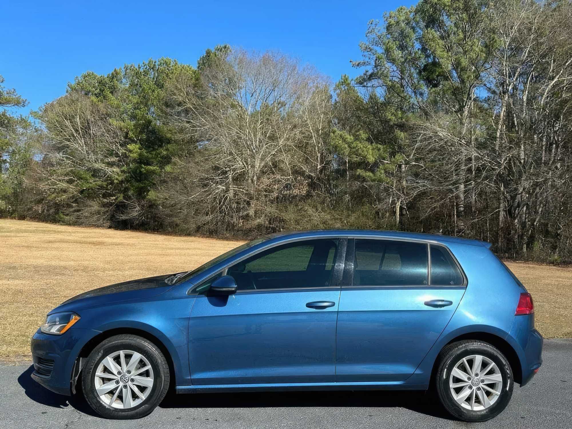 2016 Volkswagen Golf TSI S