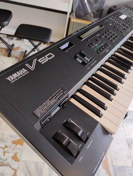 Yamaha V50 -syntetyzer