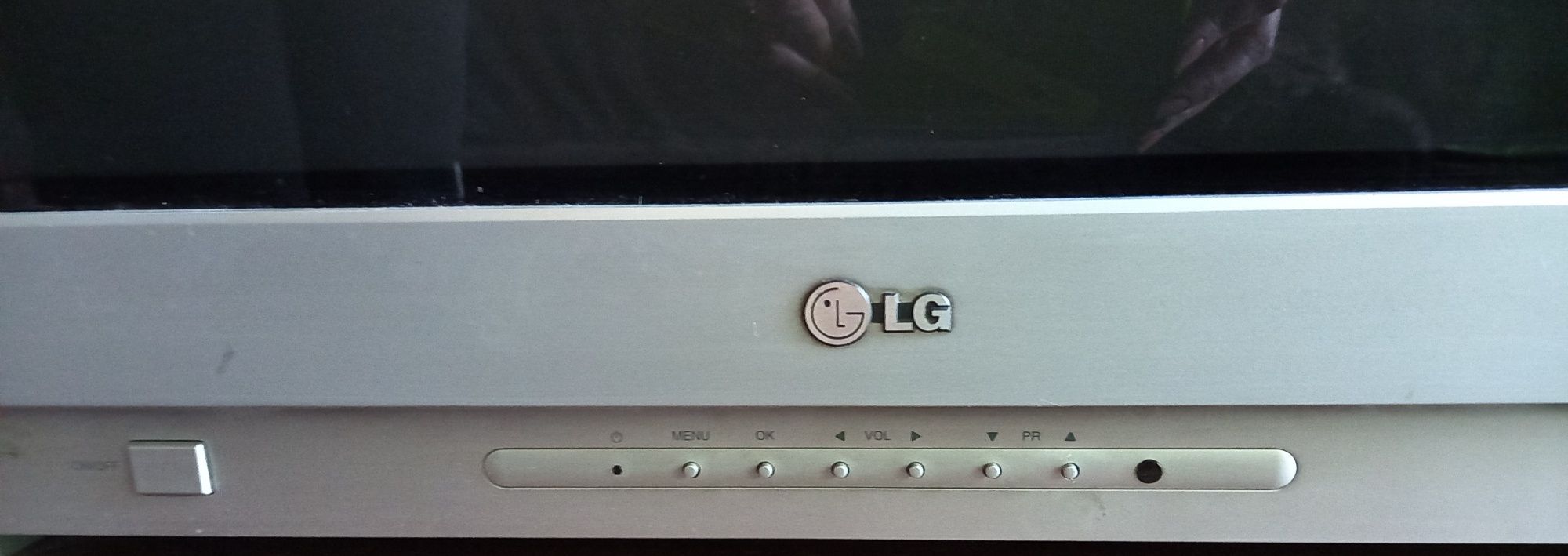 Телевизор LG 72"