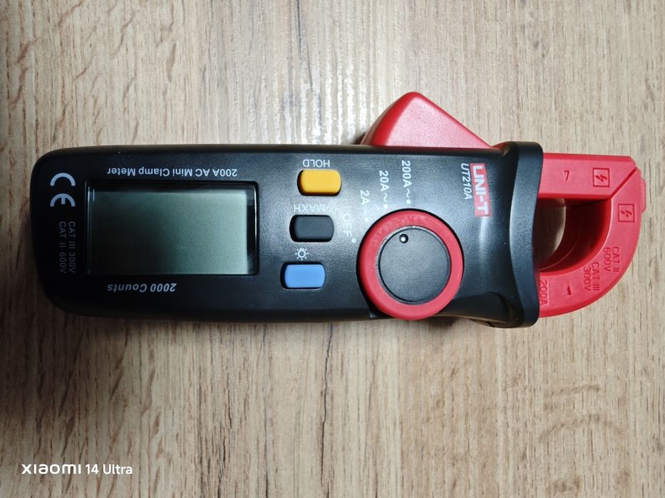 Cyfrowy miernik cęgowy UNI-T