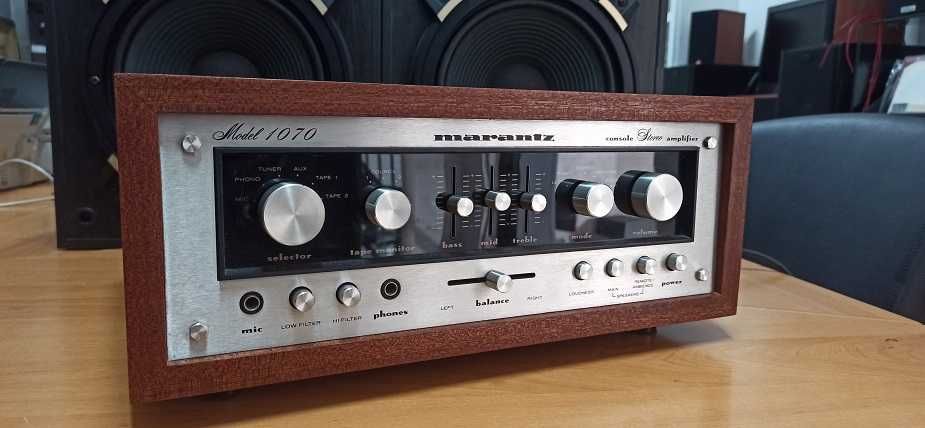 Amplificador Marantz 1070