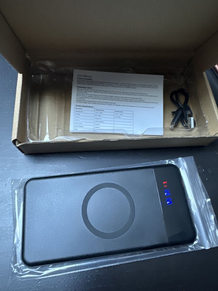 Ładowarka indukcyjna , powerbank 6000mah, 2x usb, output usb-c