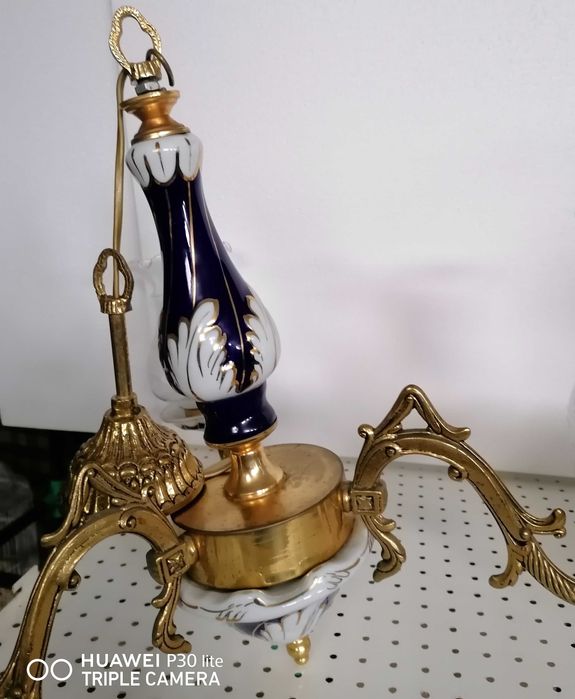 Candeeiro Tecto com  o centro em porcelana