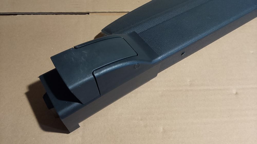 Roleta bagażnika Opel Zafira B ładna.