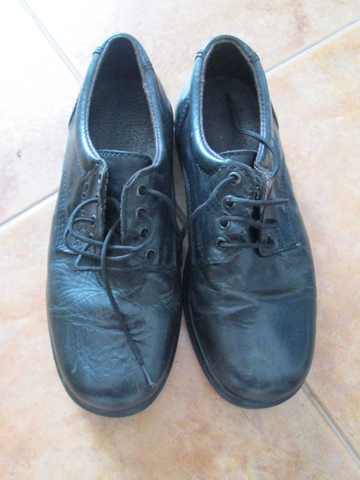 Postal de aniversario e sapatos homem 40