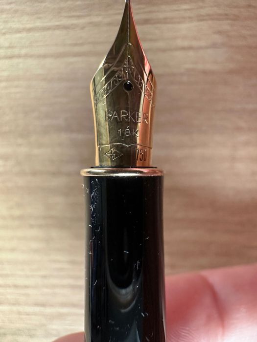 Nowe czarne pióro  Parker Sonnet laka złoto