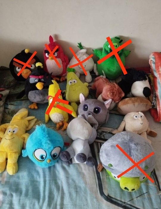 Vários peluches Angry birds e Gang dos legumes