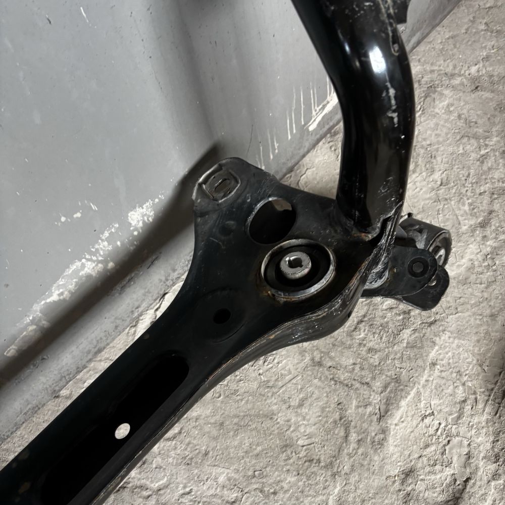 8w0505235ak Подрамник задний балка подушка Audi A4 B9 8W quattro